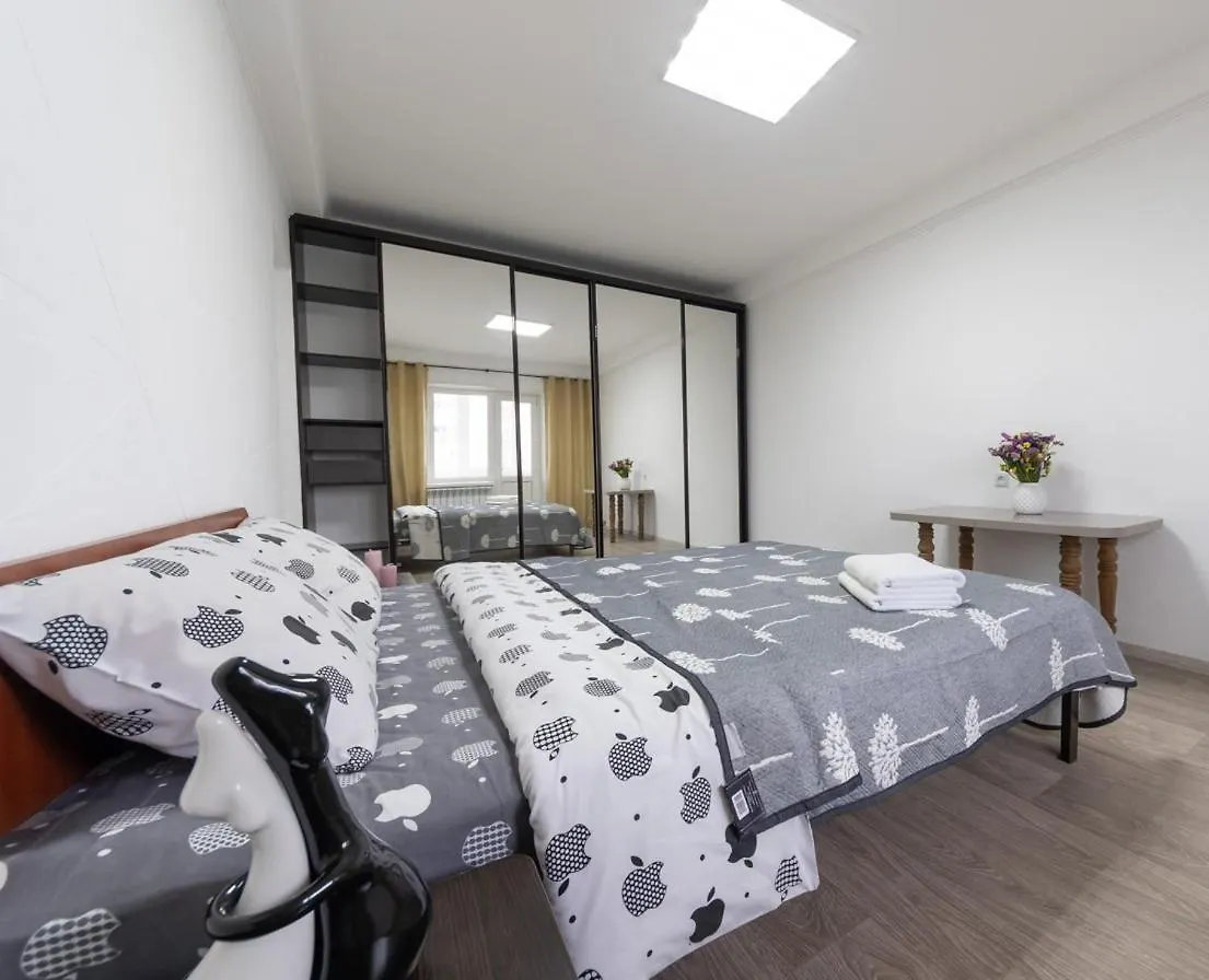 Світла, Комфортна Квартира Біля Метро Мінська Kyiv Apartment