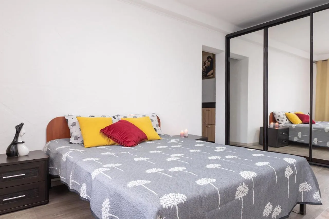 Apartment Світла, Комфортна Квартира Біля Метро Мінська Kyiv
